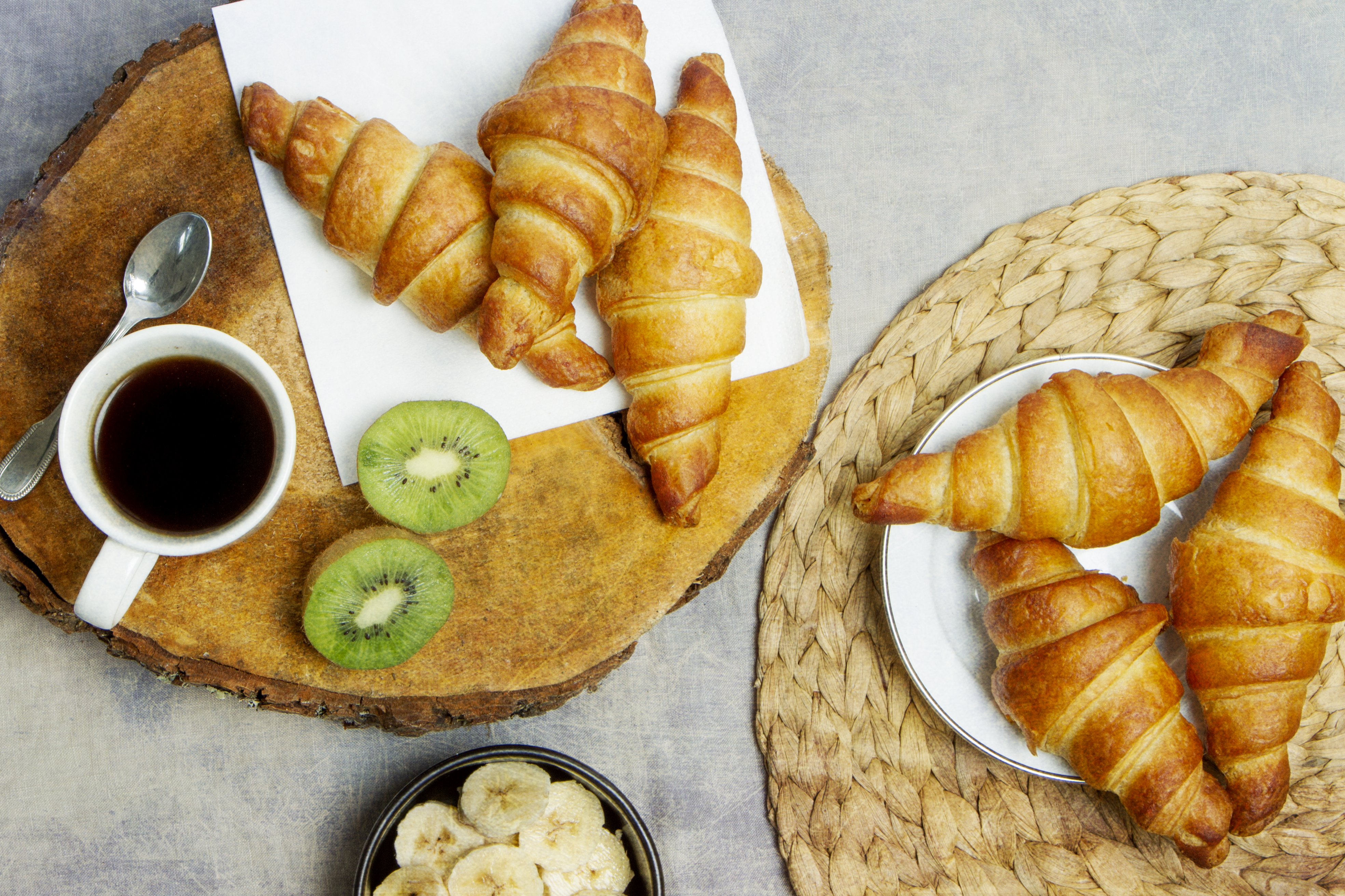 Petit déjeuner équilibré et sans gluten à base de croissants
